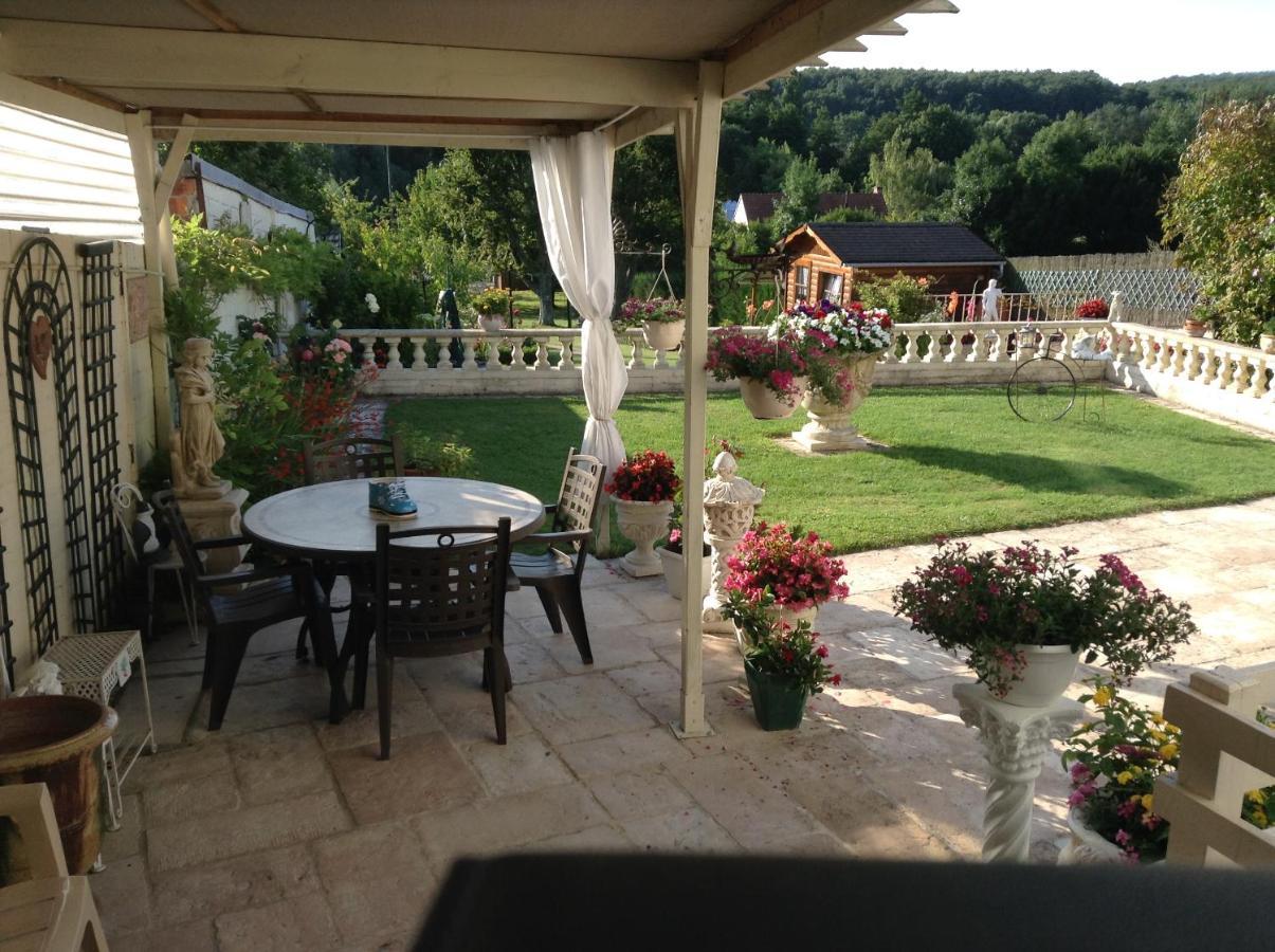 Bed and Breakfast Les Charmes Valençay Exterior foto